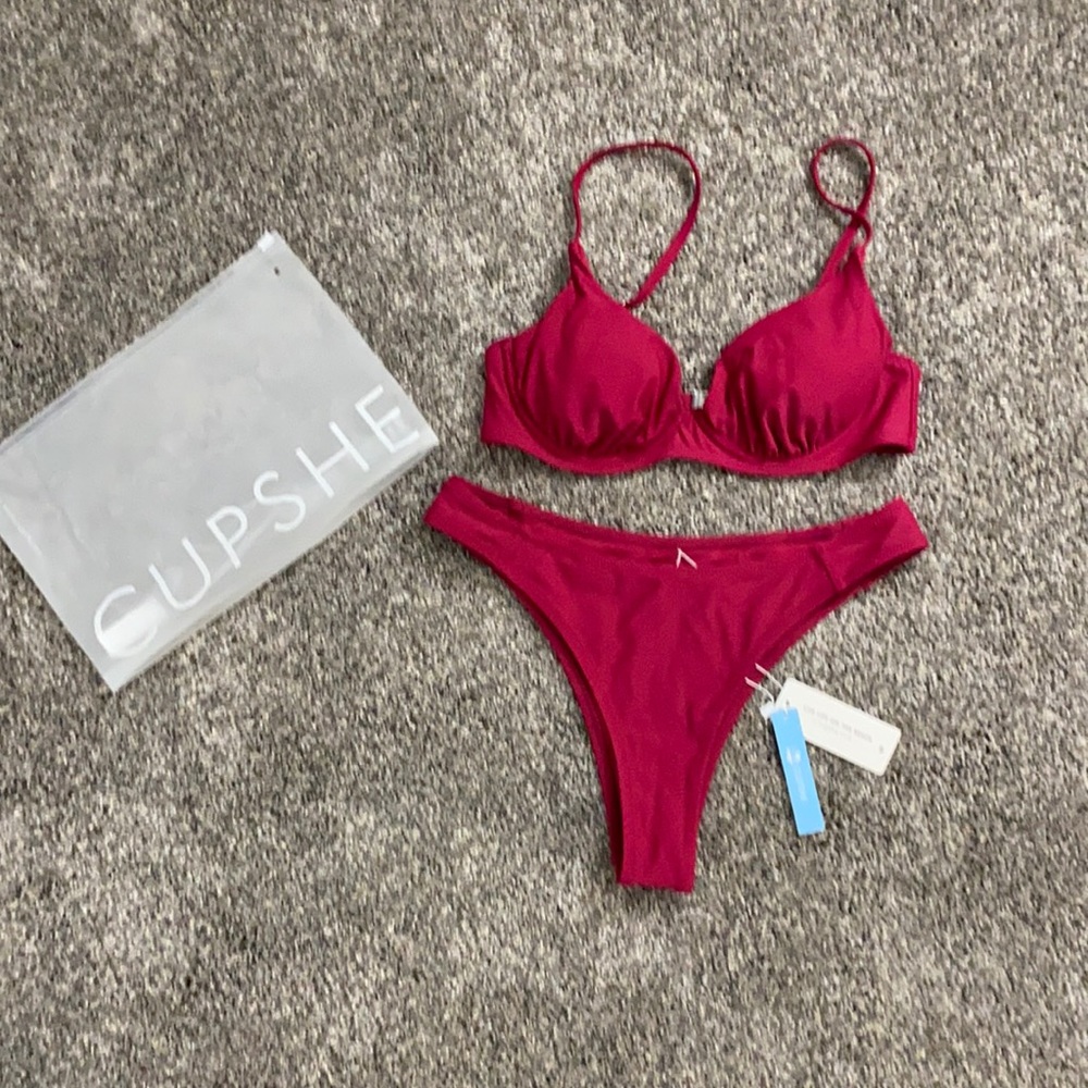 Sexy Cupshe bikini. Maroon color. Top and bottom size M.